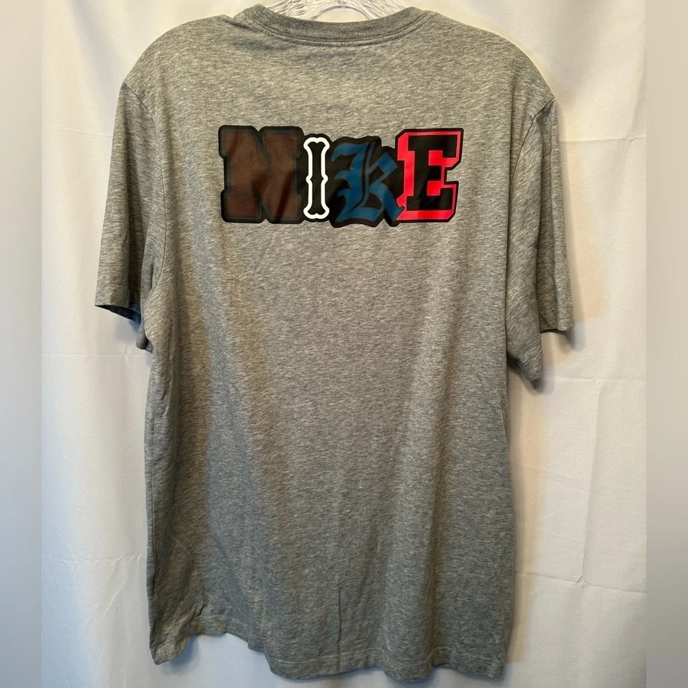 Nike T-Shirt Men’s Size Large NIKE Spell Out‎ Block Letters Short Sleeve Gray